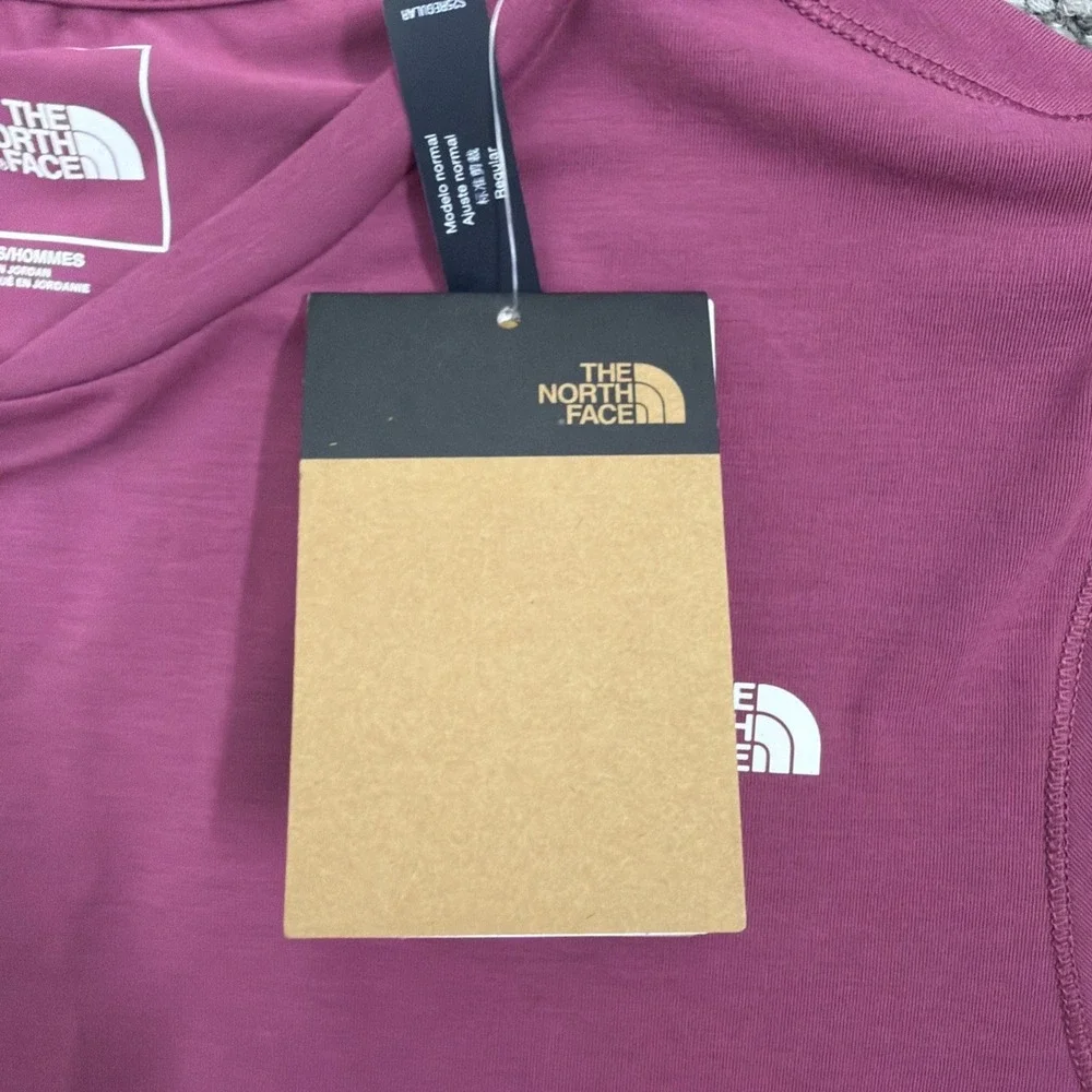 The‎ North Face Men's Small Cyber Berry Adventure Tee Short Sleeve Shirt